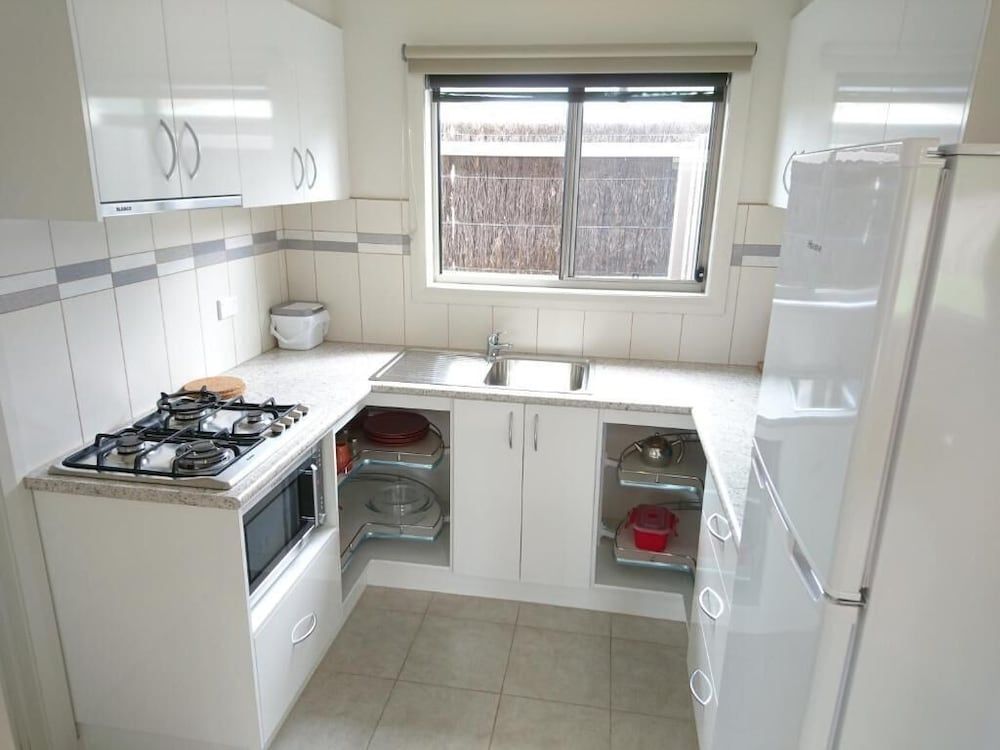 Silver Sands Tourist Park Standard Apartment, 2 Bedrooms 3