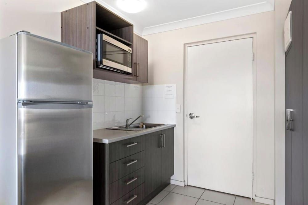 Discovery Parks Blackwater Central Motel Executive Double Room 3