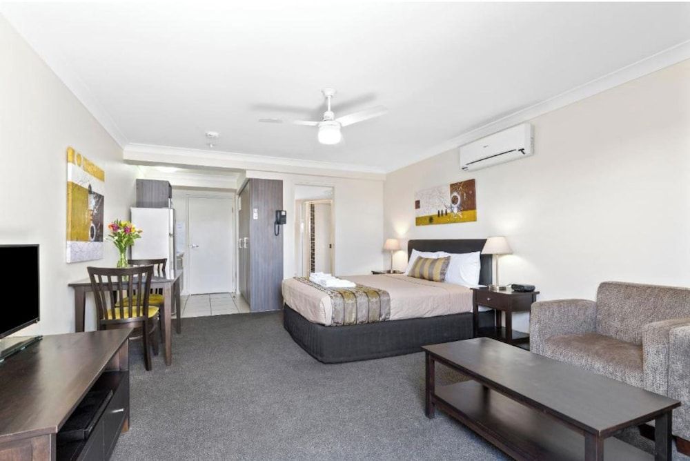 Discovery Parks Blackwater Central Motel Executive Double Room 2