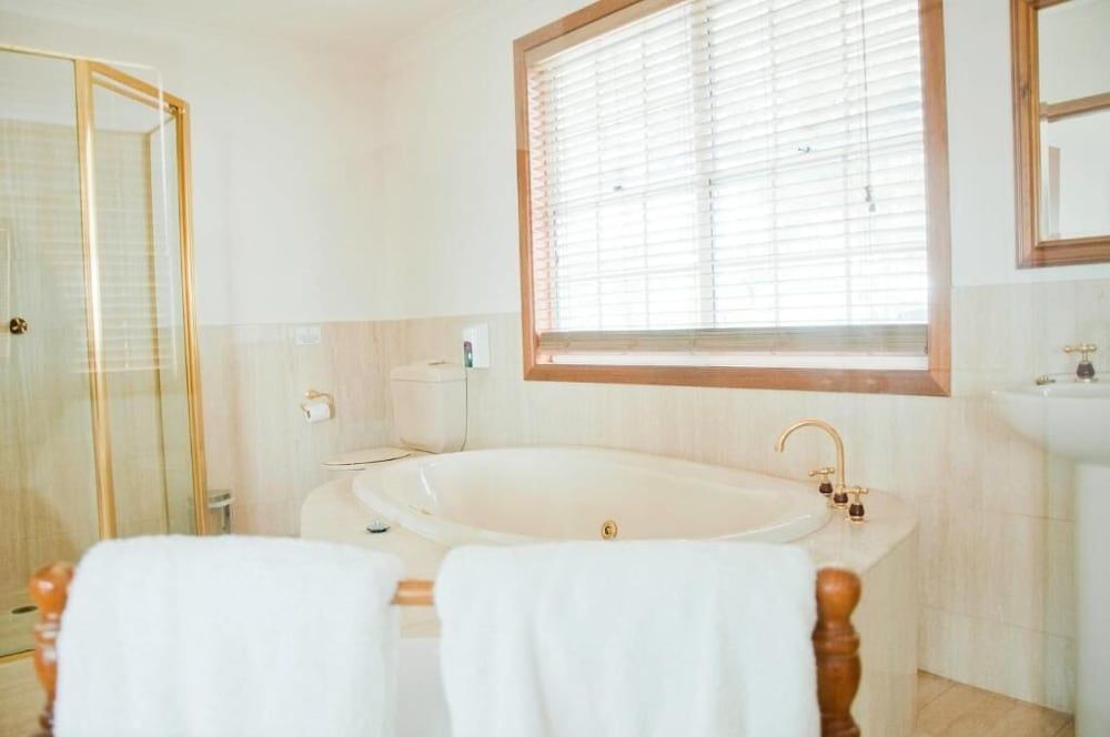 Bimbadgen Estate Villa, Garden View 9