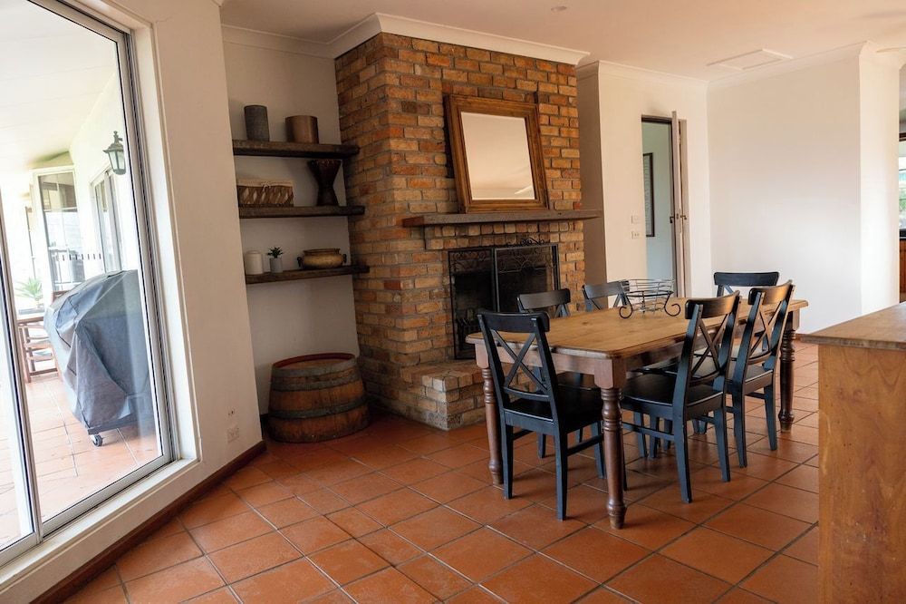 Bimbadgen Estate Villa, Garden View 6