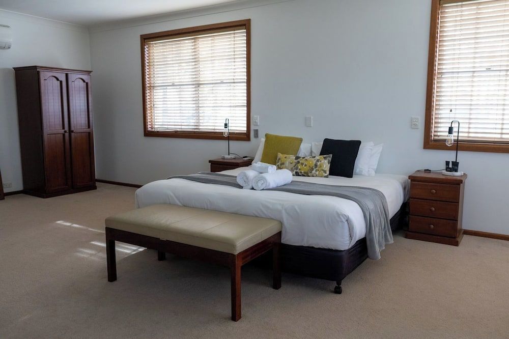 Bimbadgen Estate Villa, Garden View 3