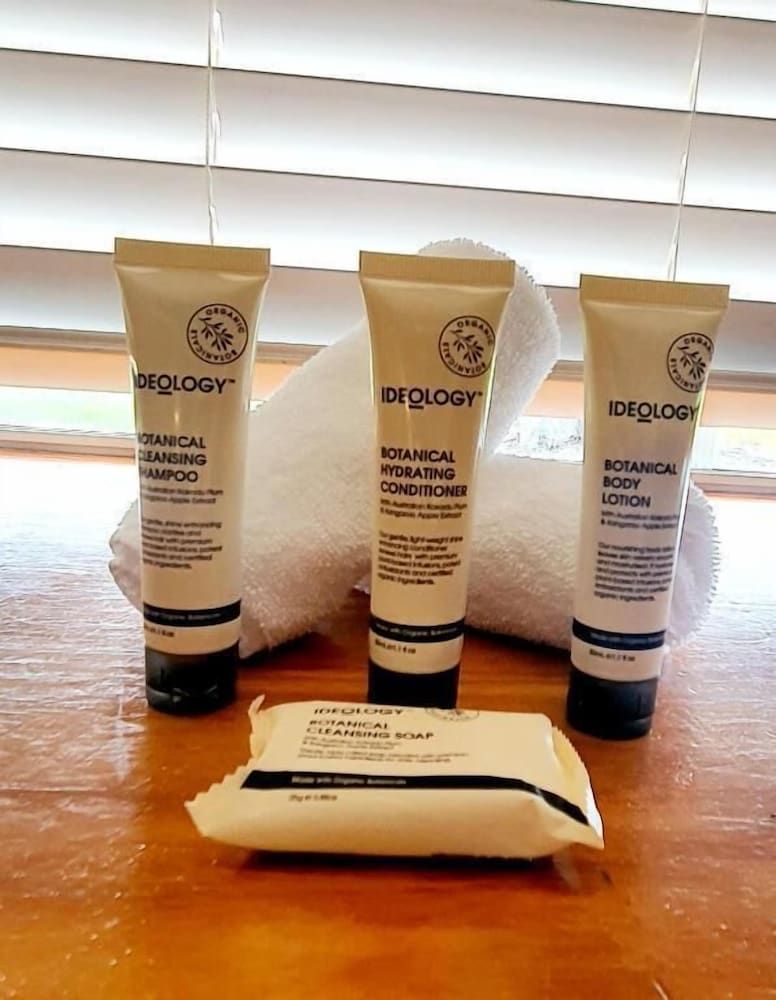 Bimbadgen Estate Cottage, Garden View 7