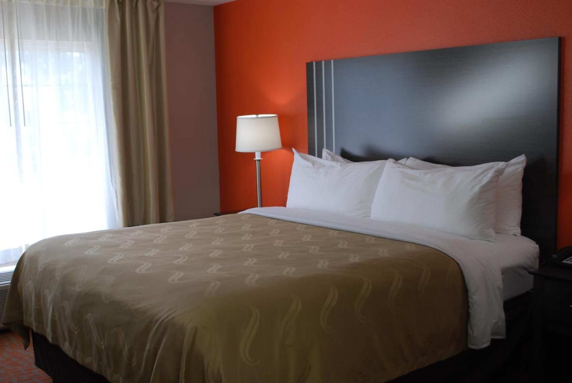 Queen Room - Accessible/Non-Smoking