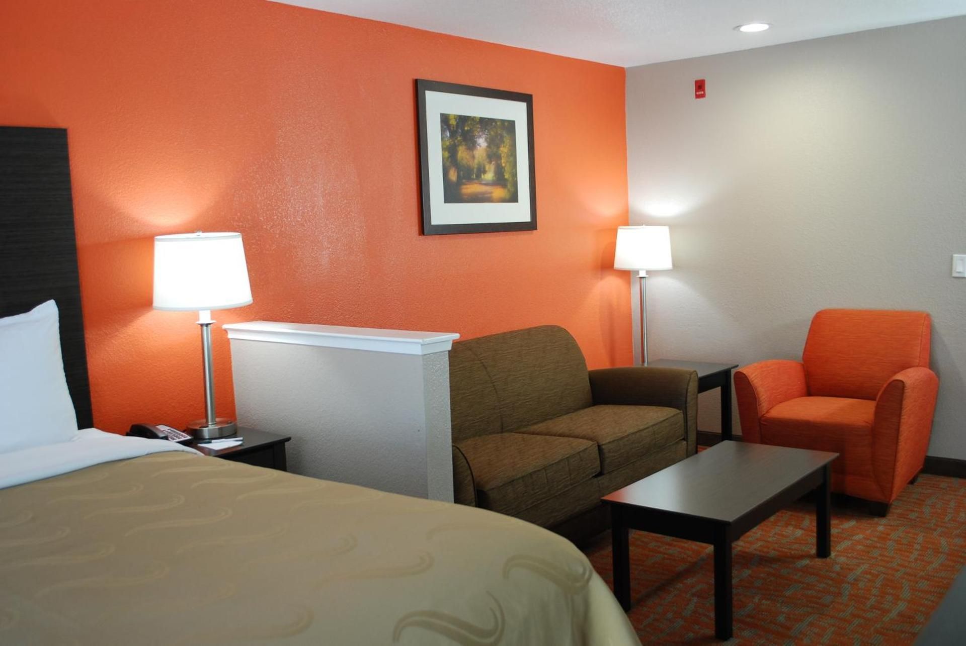 King Suite - Accessible/Non-Smoking