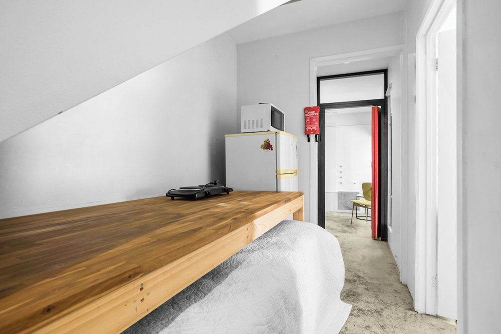 Melbourne Zen Garden- OASIS NIGHT Junior Apartment, Courtyard View 4