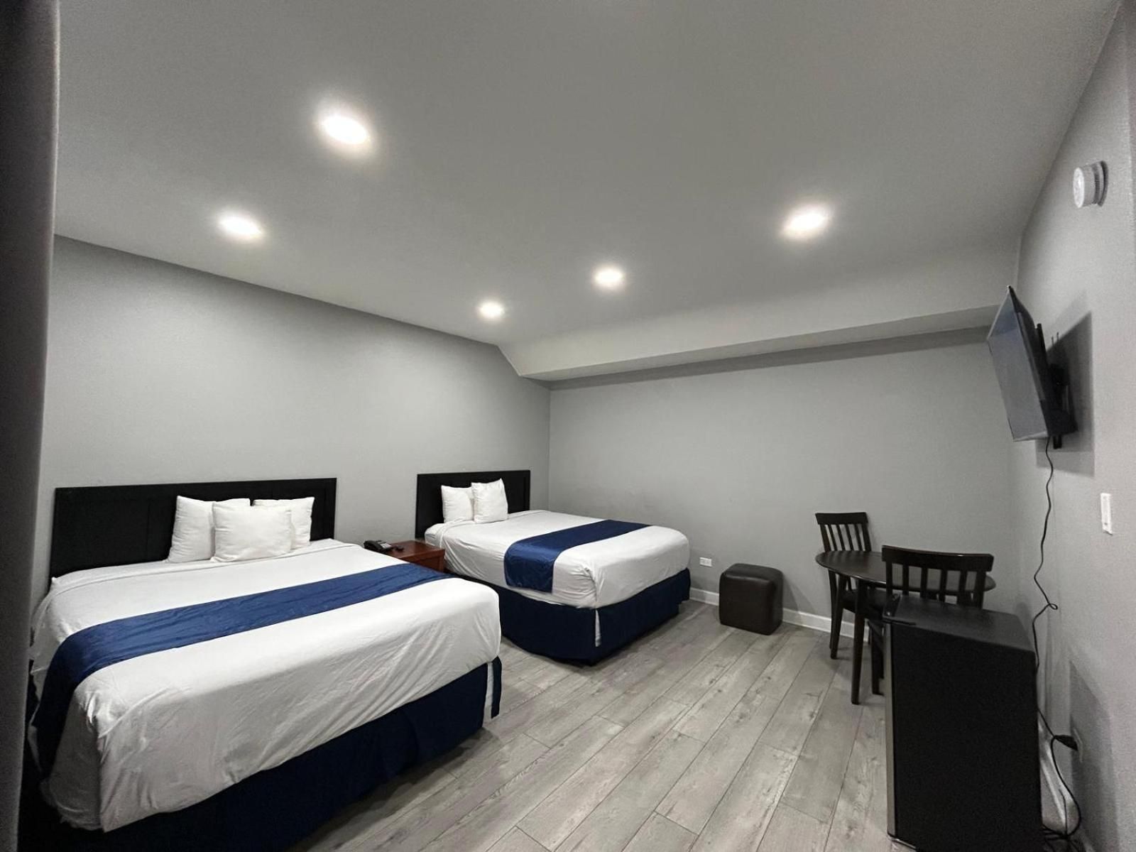 2 Queen Beds Non-Smoking