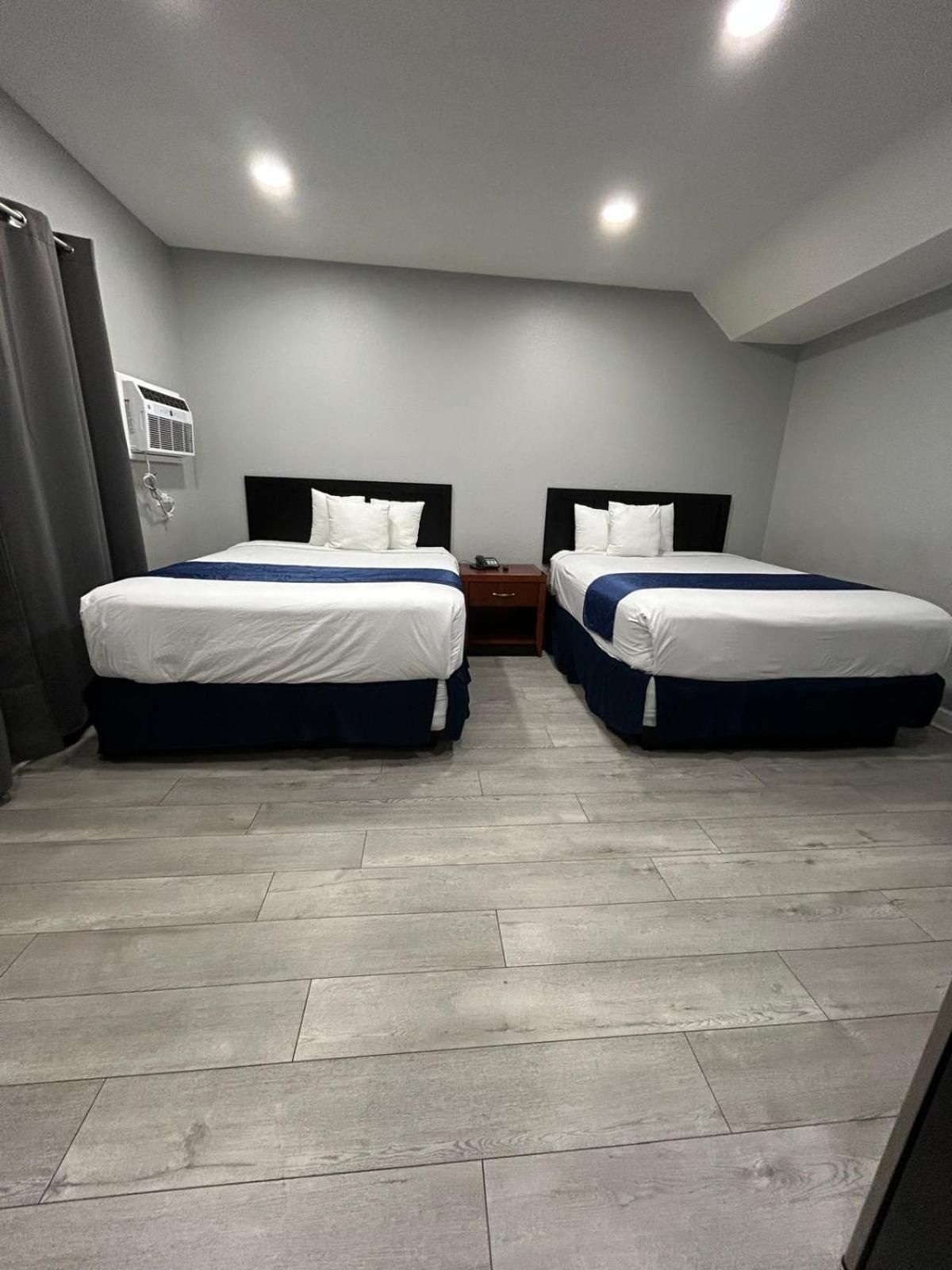 2 Queen Beds Non-Smoking