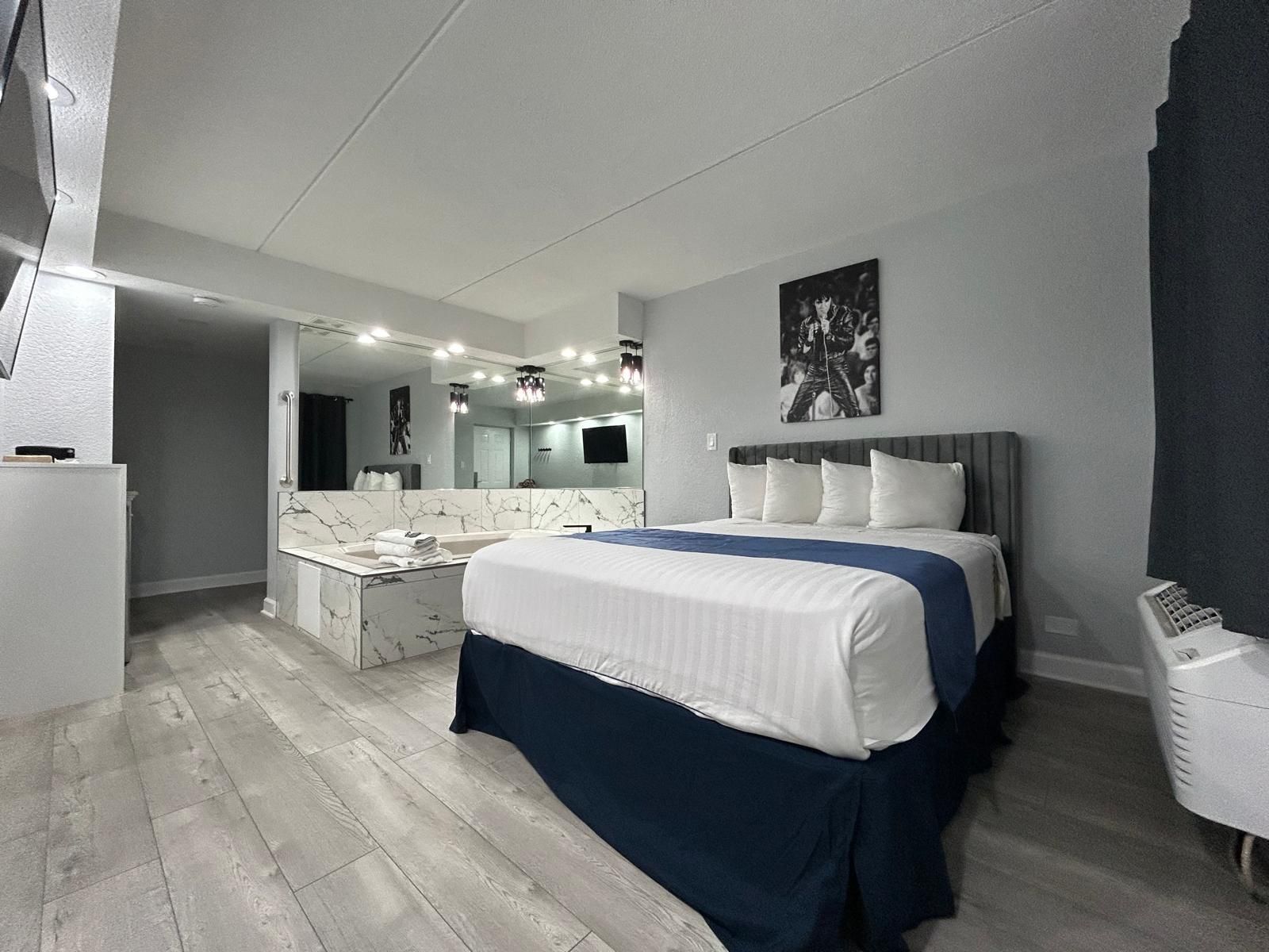 Queen Bed With Jetted Tub