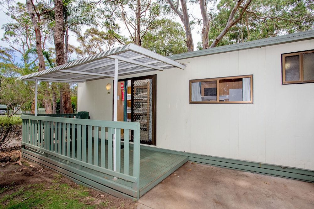 Tasman Holiday Parks - Kioloa Beach Ensuite Cabin - 1 Double, 1 Tribunk and 1 Single 4