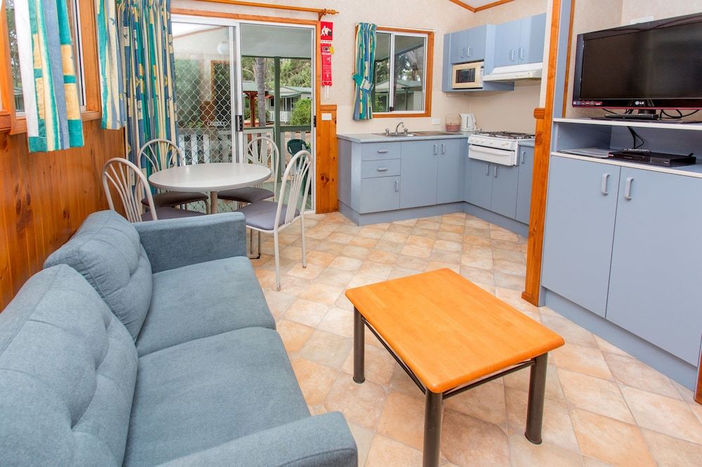 Tasman Holiday Parks - Kioloa Beach Small Family Cabin - 1 Queen, 1 Bunk and 1 Single 8