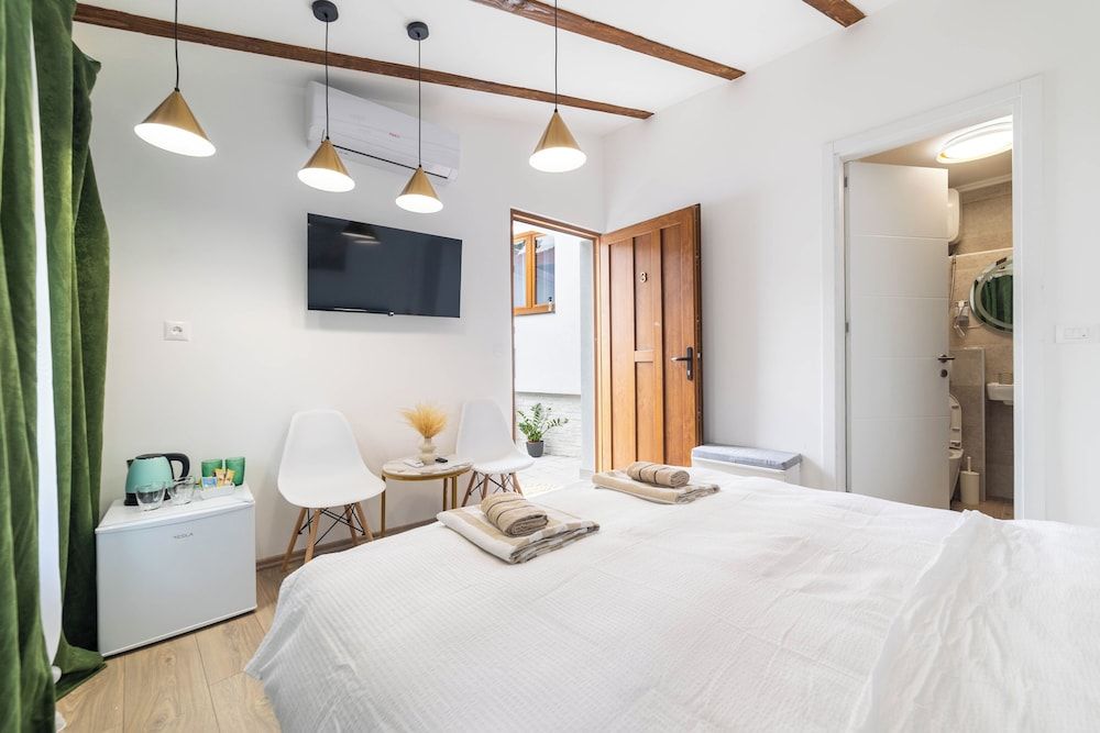 Superior Double Room, City View