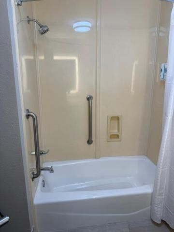 Queen Suite with Two Queen Beds and Sofa - Non Smoking