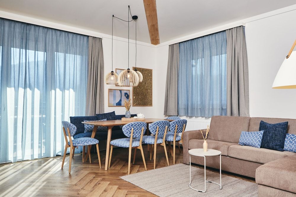 HOMEBOUND APARTMENTS Bad Goisern Presidential Apartment, 3 Bedrooms, Non Smoking, Balcony 3