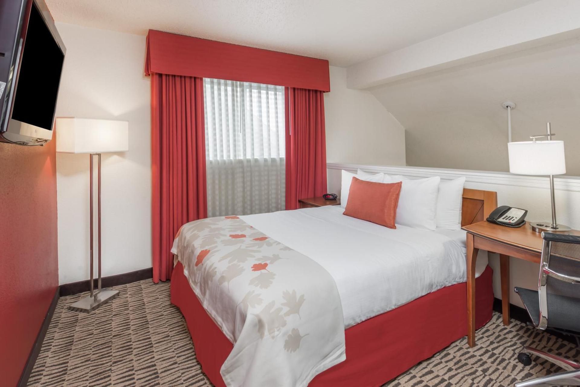 Two Bedroom Suite with Two King Beds - Non-Smoking
