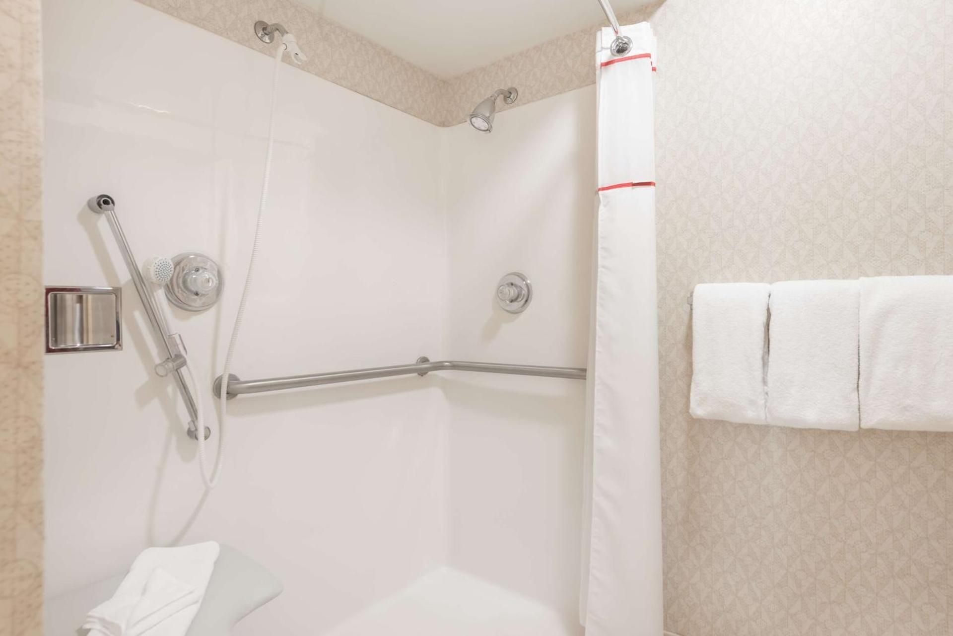 King Room - Mobility Access/Non-Smoking