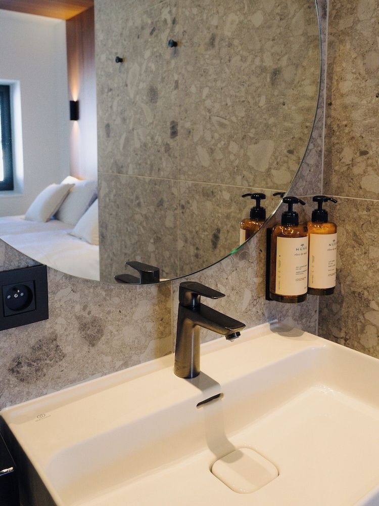 Door9 Standard Double Room, Courtyard View 7