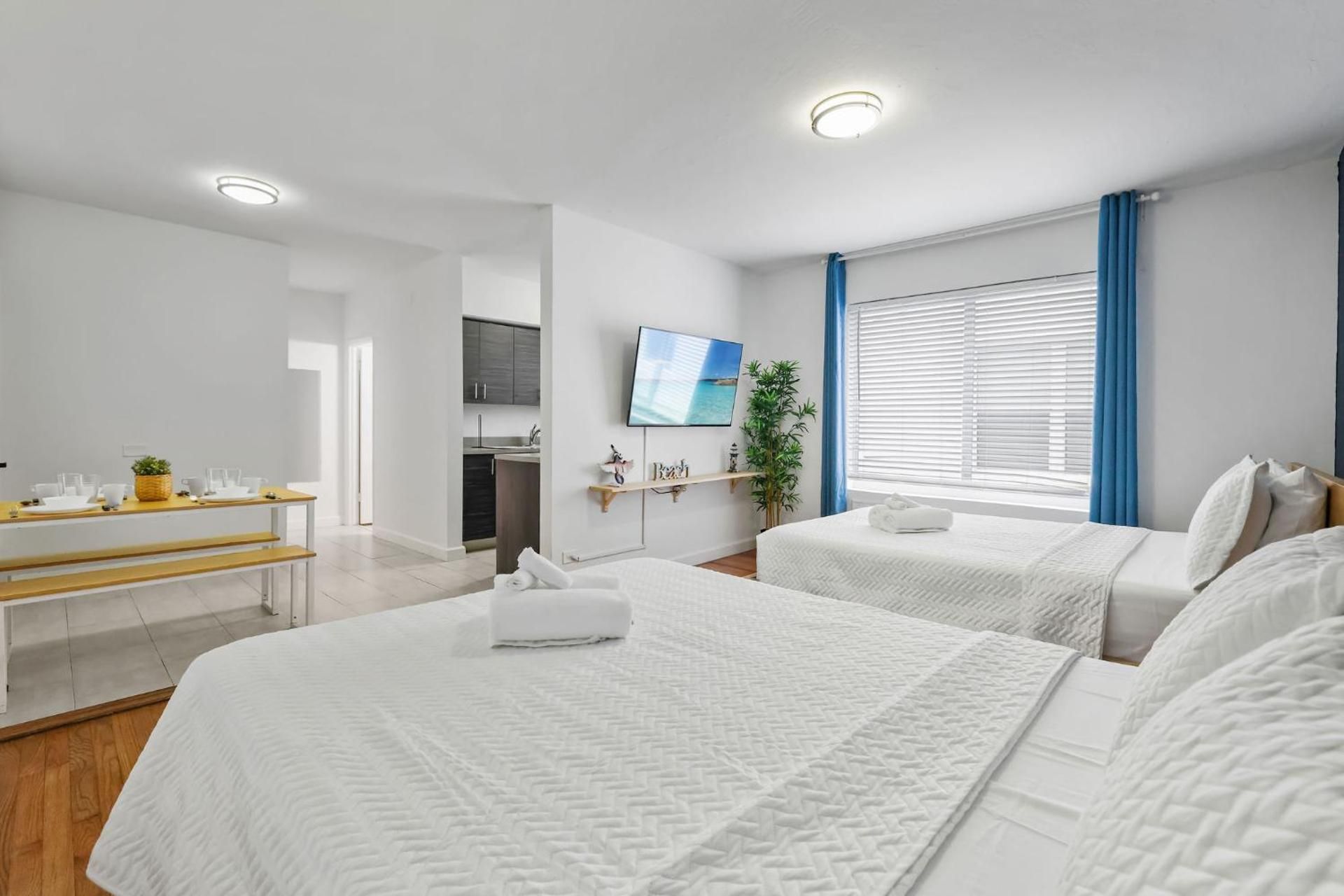 Harding Apartments by Andes STR Studio