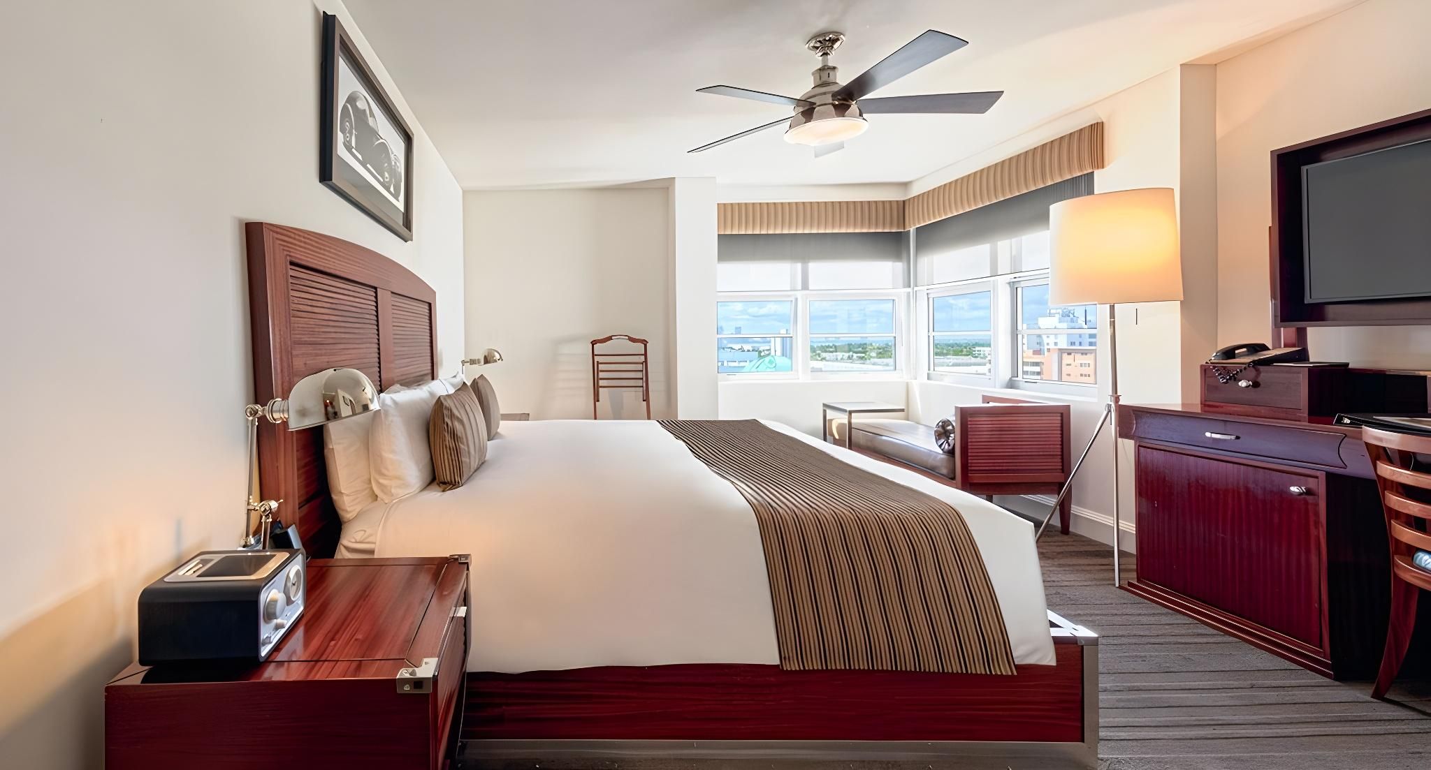 Queen Room with City View