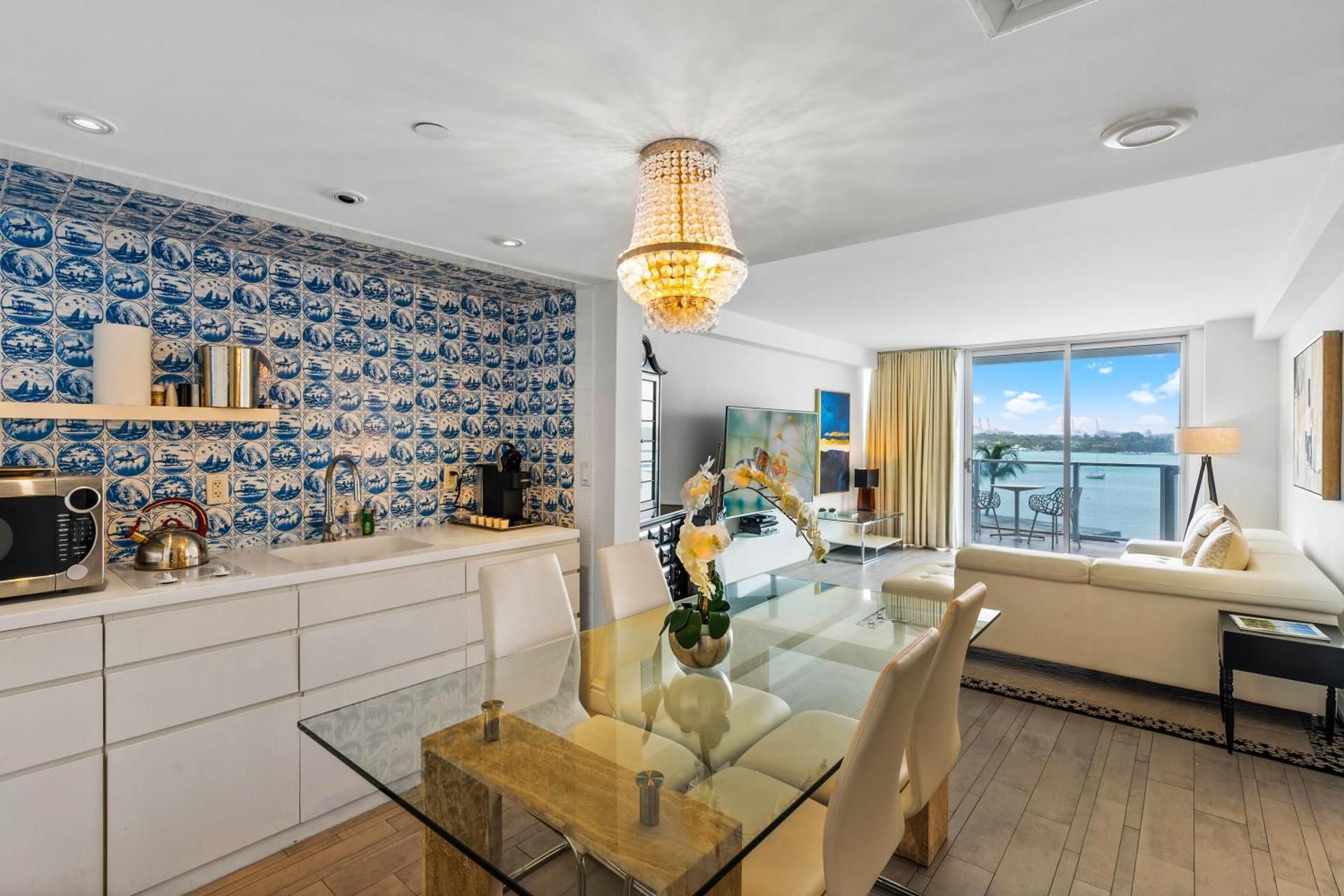Apartment with Balcony