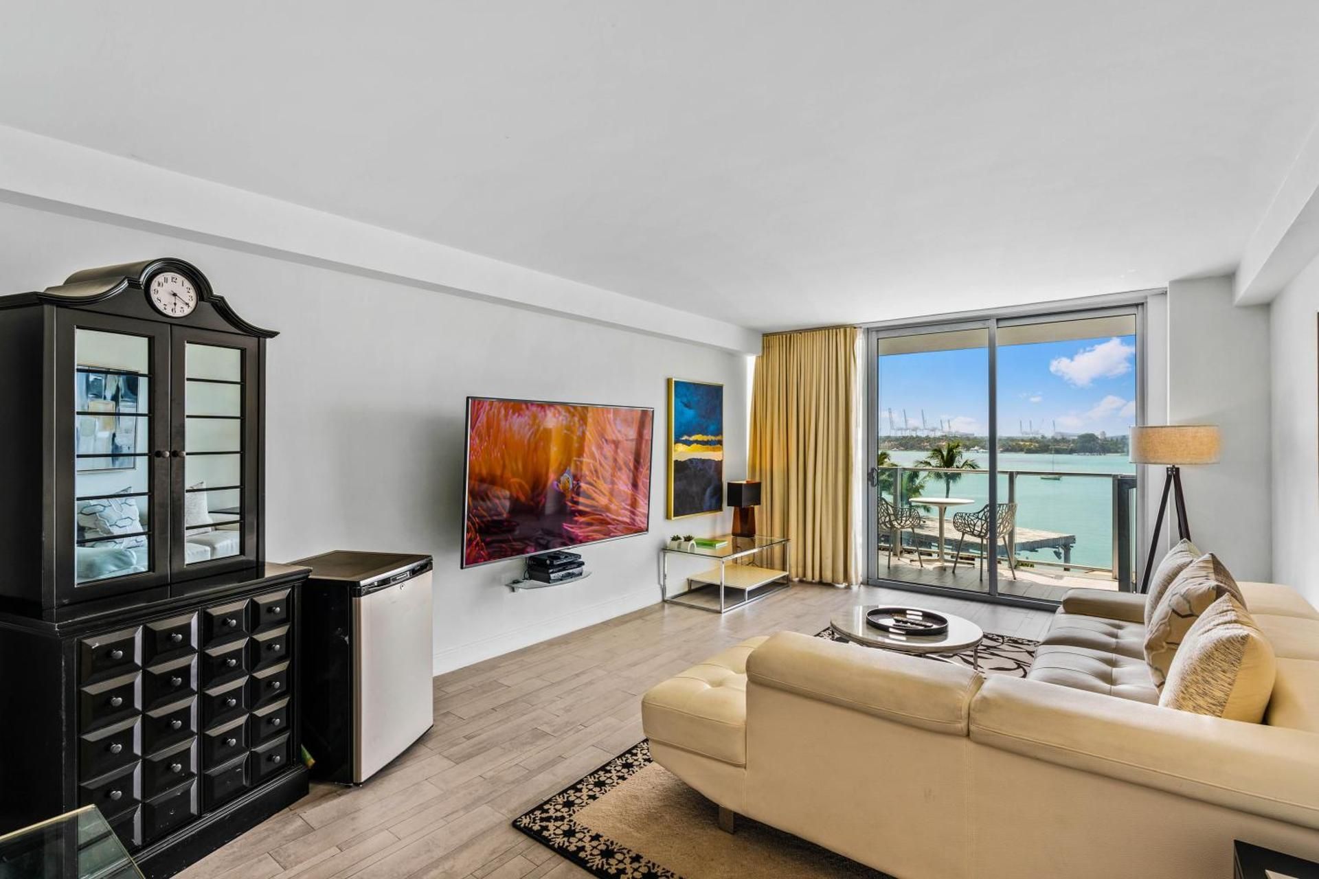 Apartment with Balcony