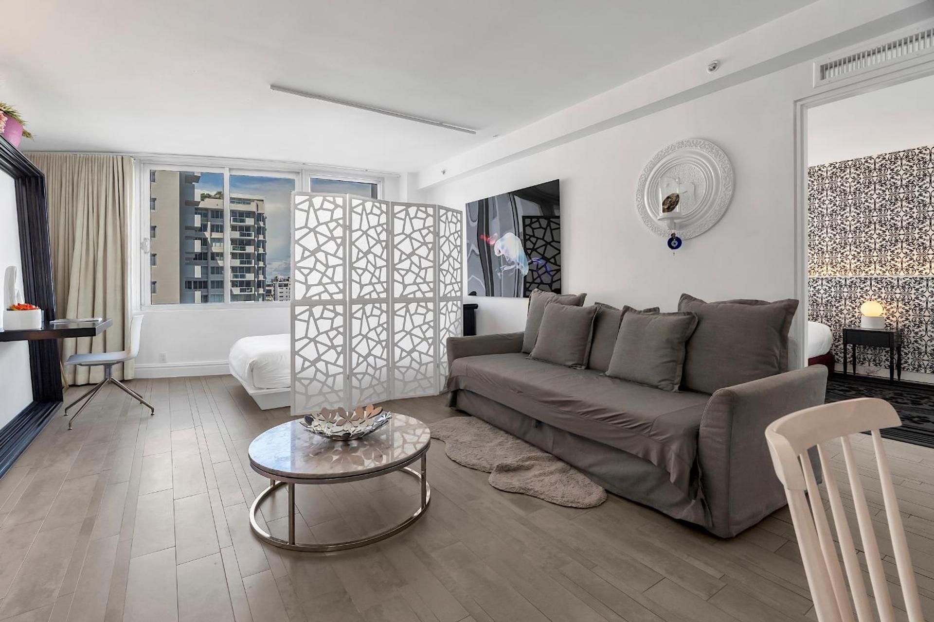 One-Bedroom Apartment With City View
