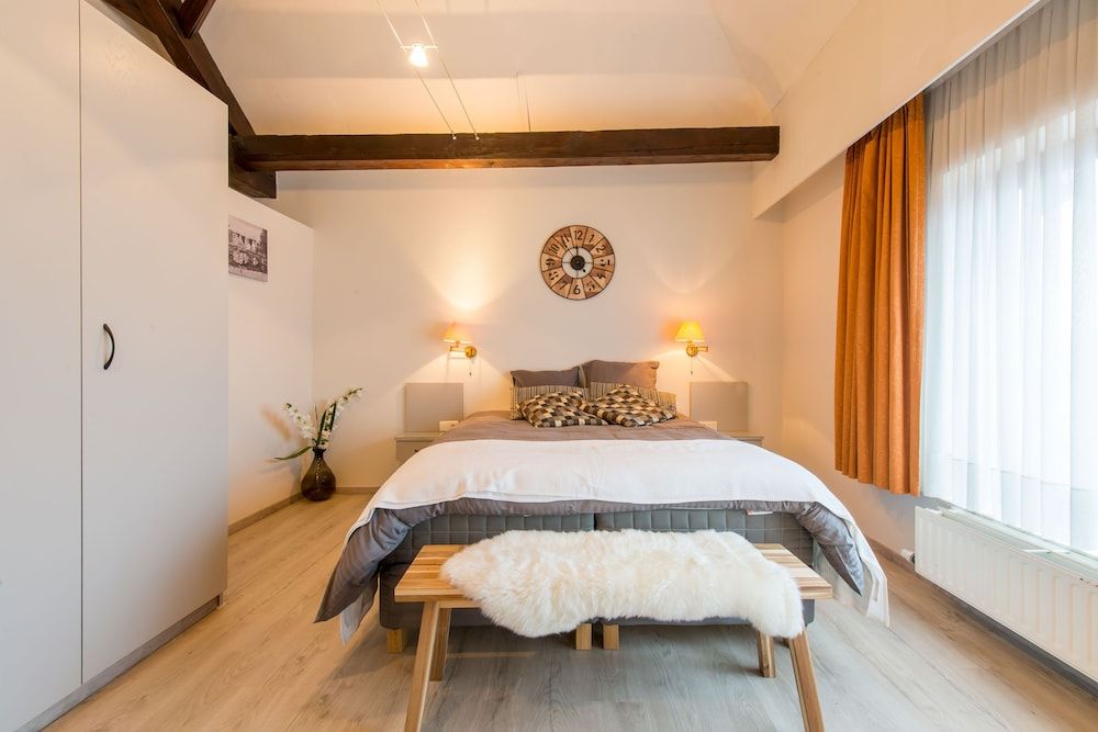 Standard Apartment, 1 Queen Bed with Sofa bed, City View