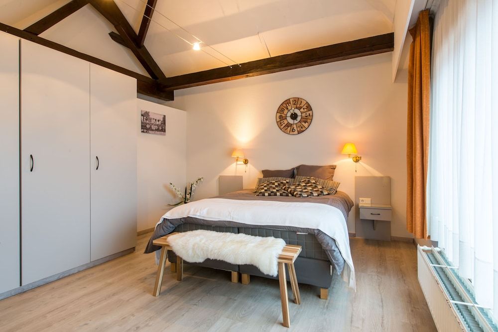 Standard Apartment, 1 Queen Bed with Sofa bed, City View
