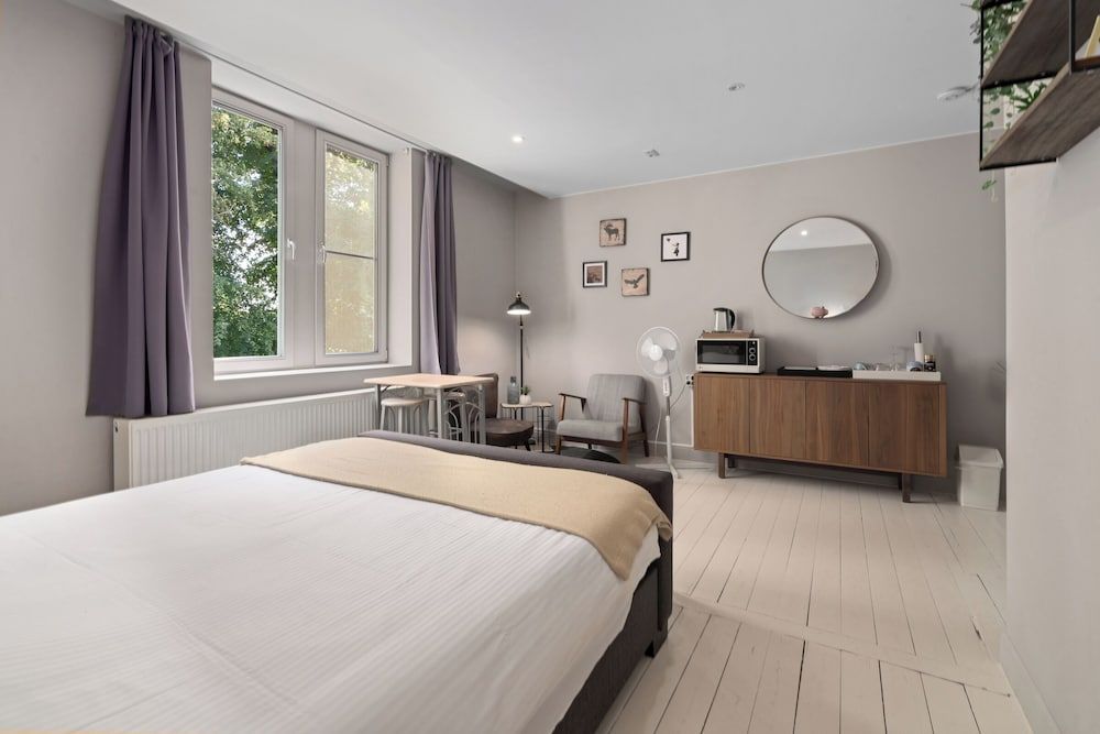 Comfort Double Room, Canal View