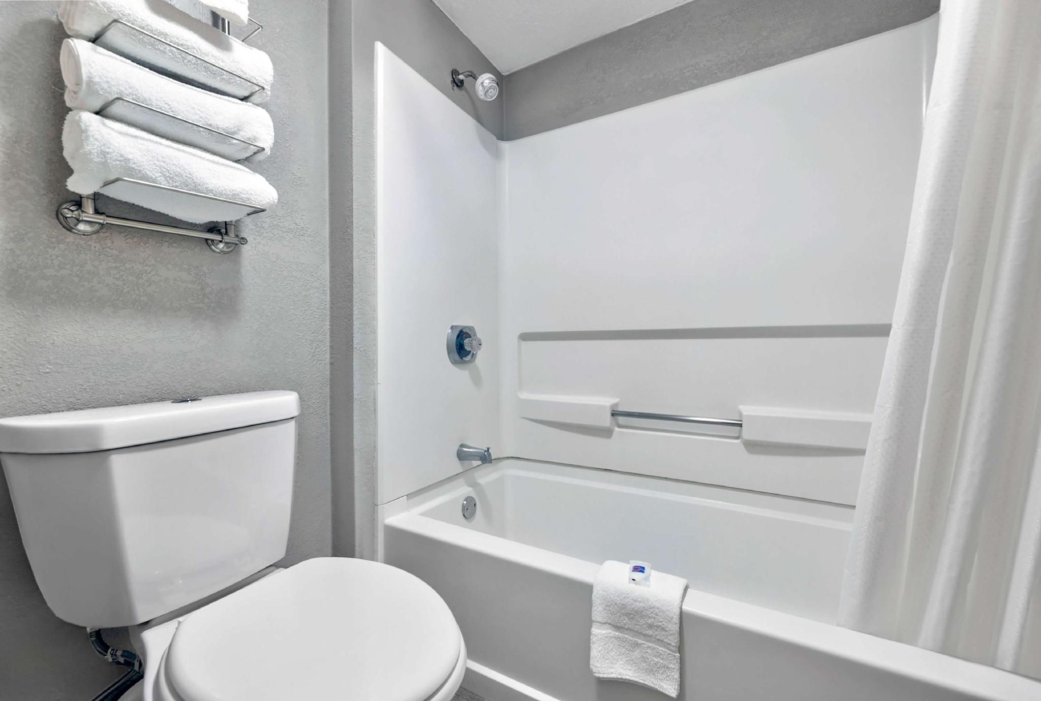 1 Full Bed | Non-Smoking