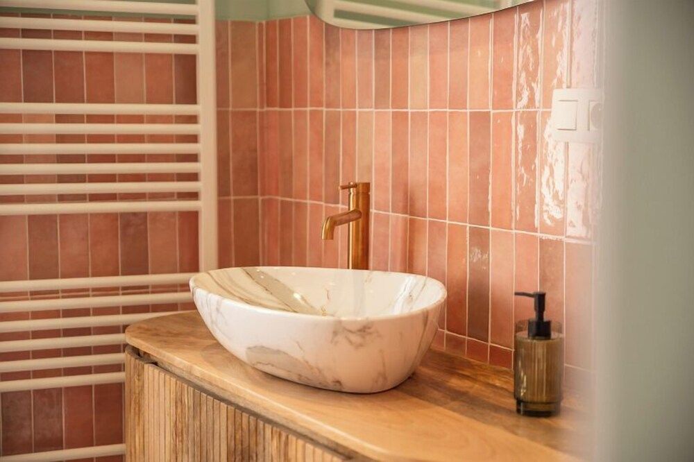 The Music Suites Comfort Quadruple Room, City View 23