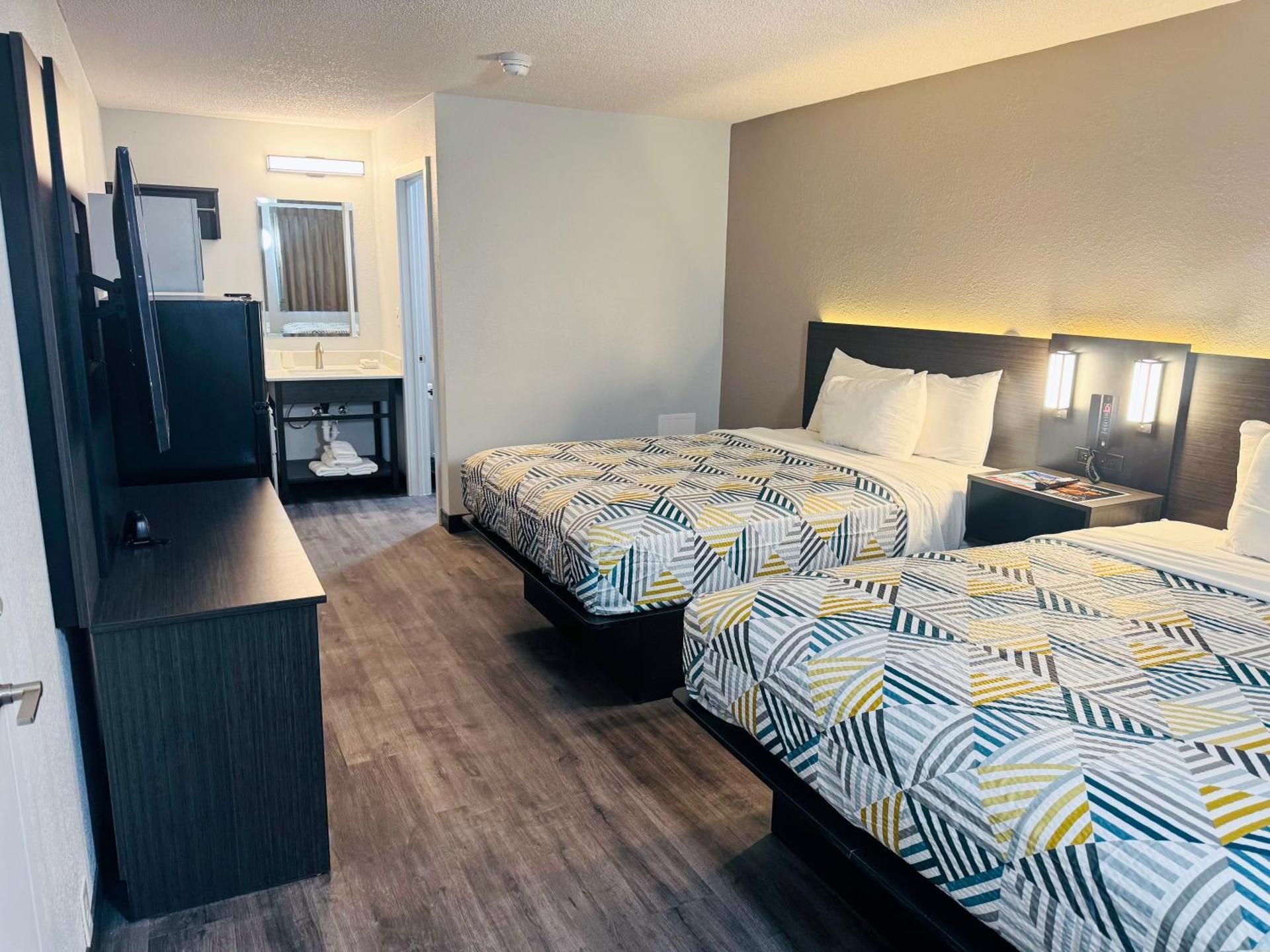 Queen Room with Two Queen Beds - Disability Access - Roll In Shower