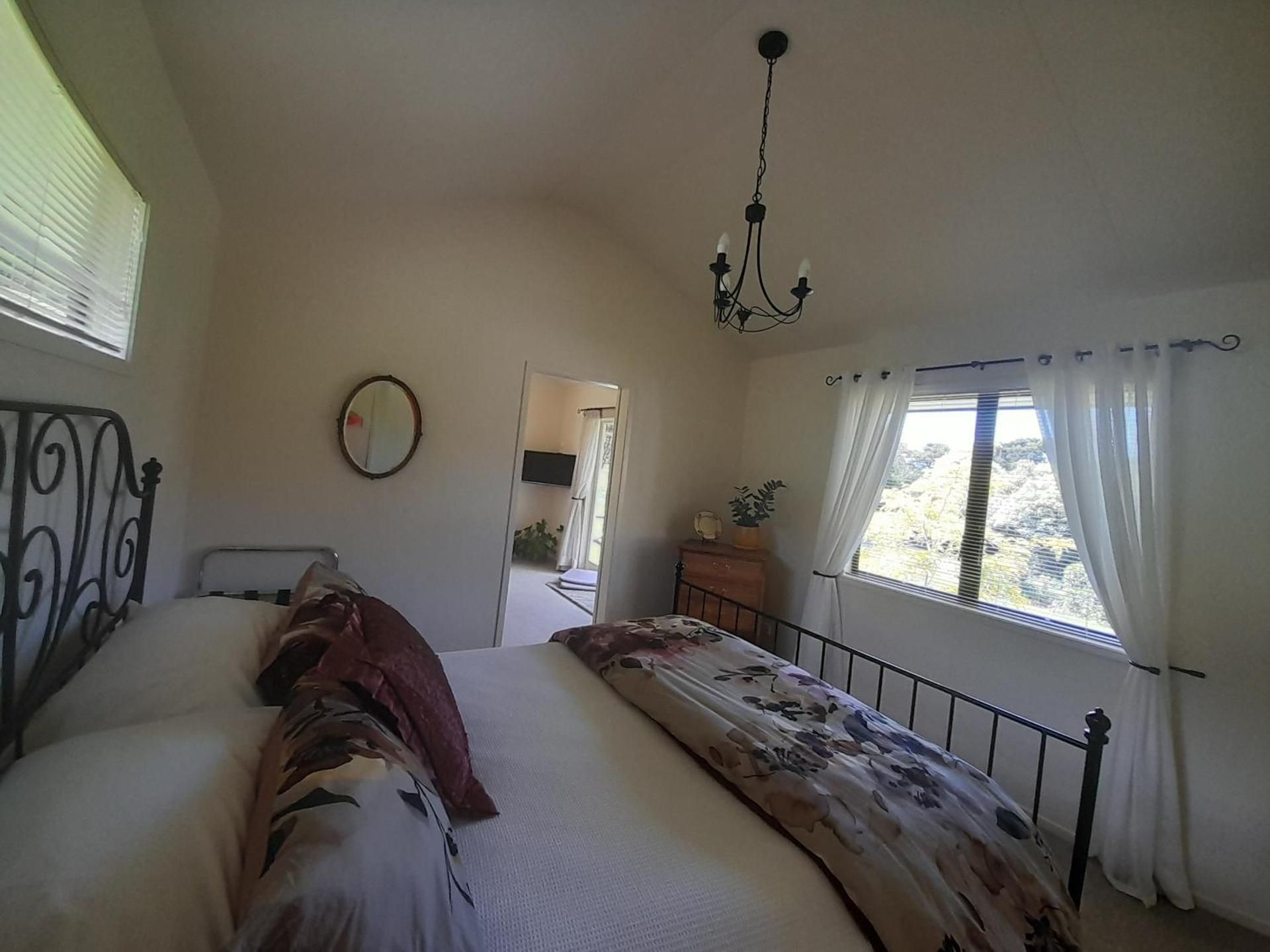 Kuaotunu's Peebles Cottage Double Room 2