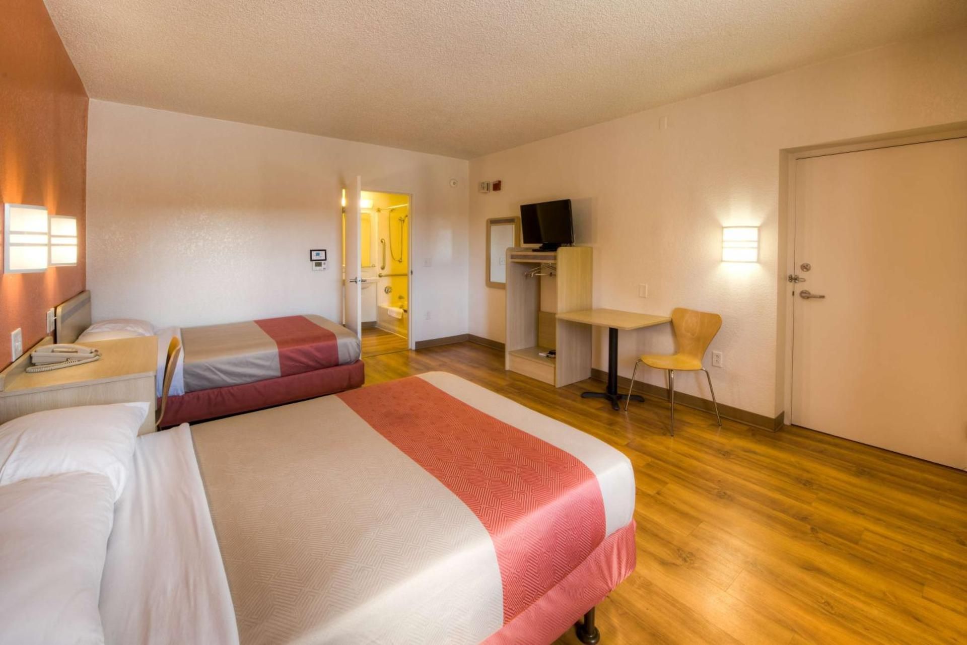 Quadruple Room - Disability Access - Roll in Shower