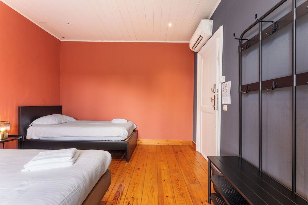 The Lake Suites Economy Triple Room 7