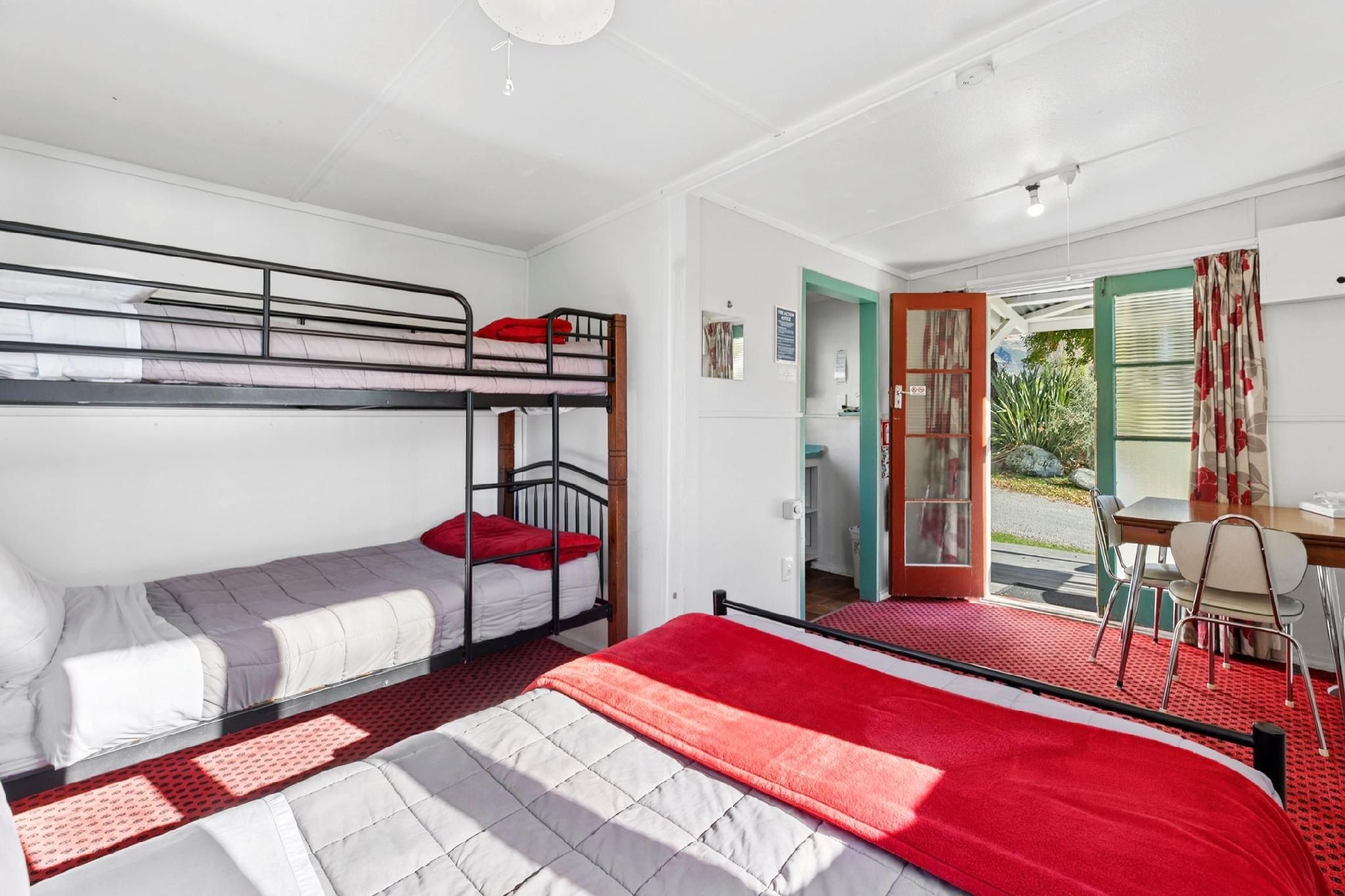 Economy Cabin - No Ensuite