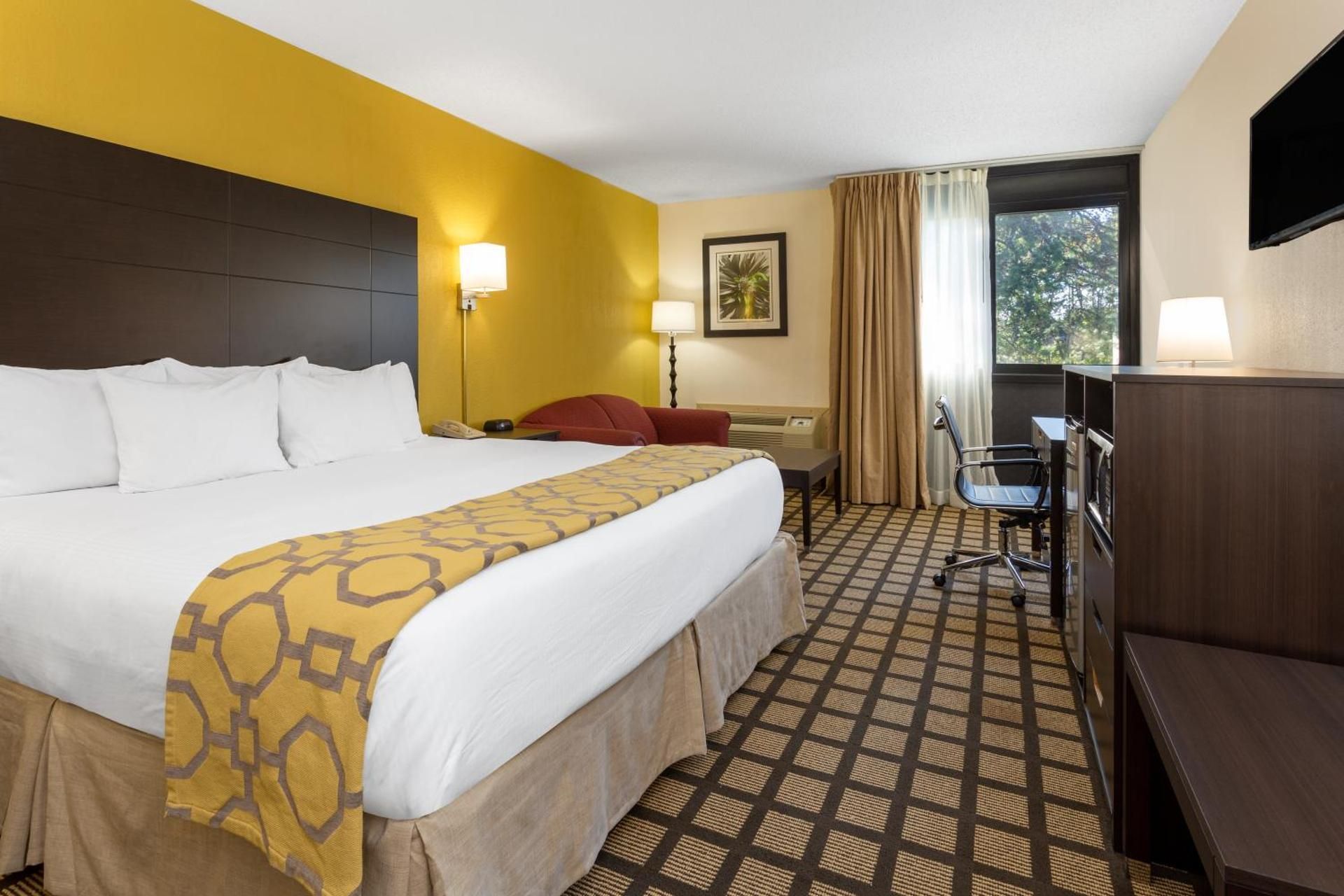 Baymont by Wyndham Queensbury/Lake George 1 King Bed, Non-Smoking