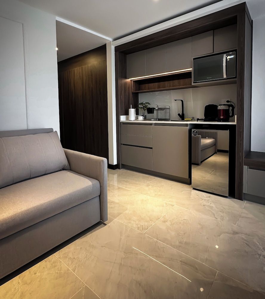 Classic Apartment, City View