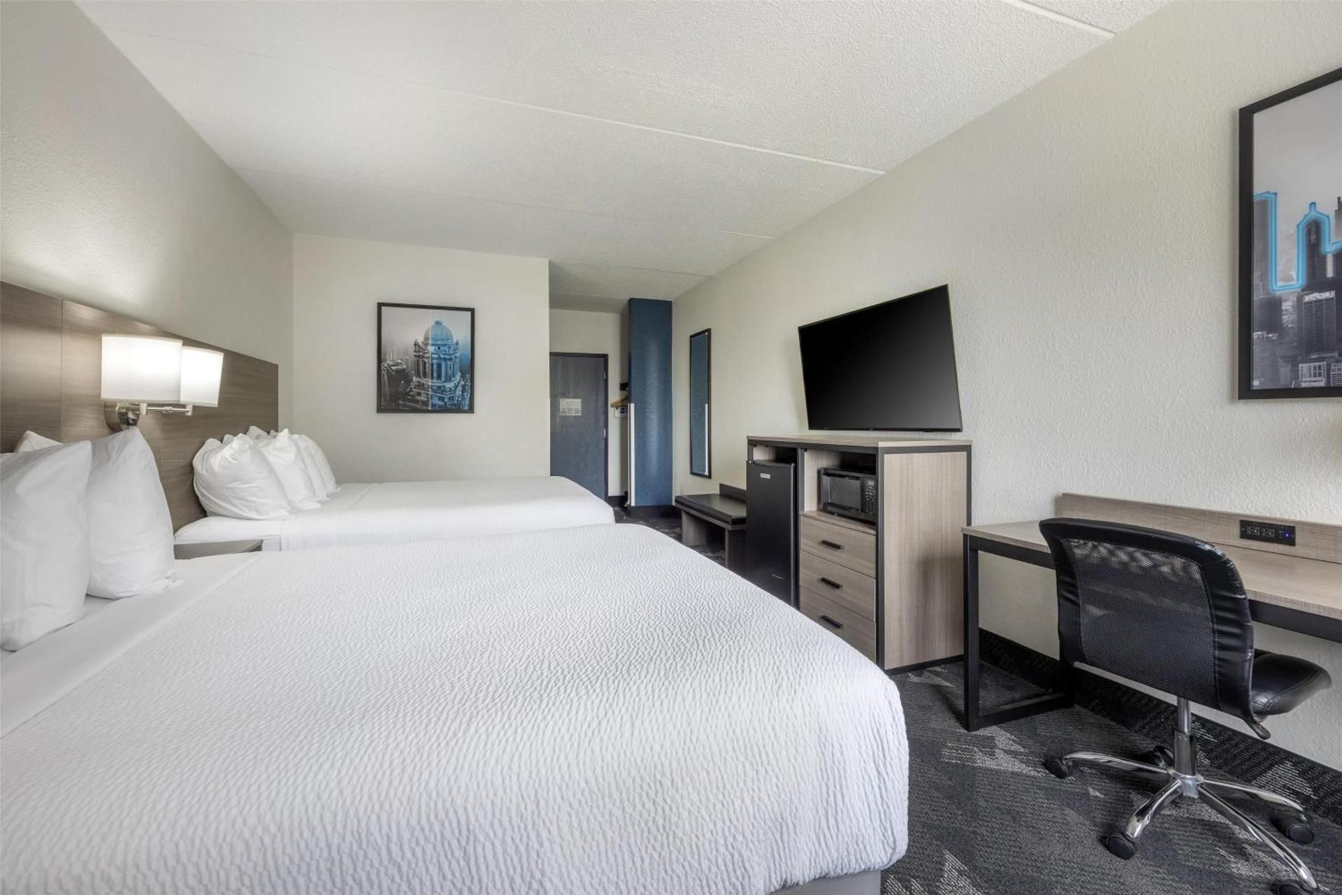 Queen Rooms with Two Queen Beds - Non-Smoking