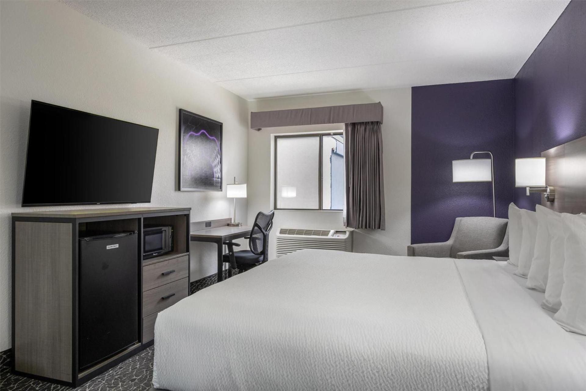 King Suite with Spa Bath - Non-Smoking