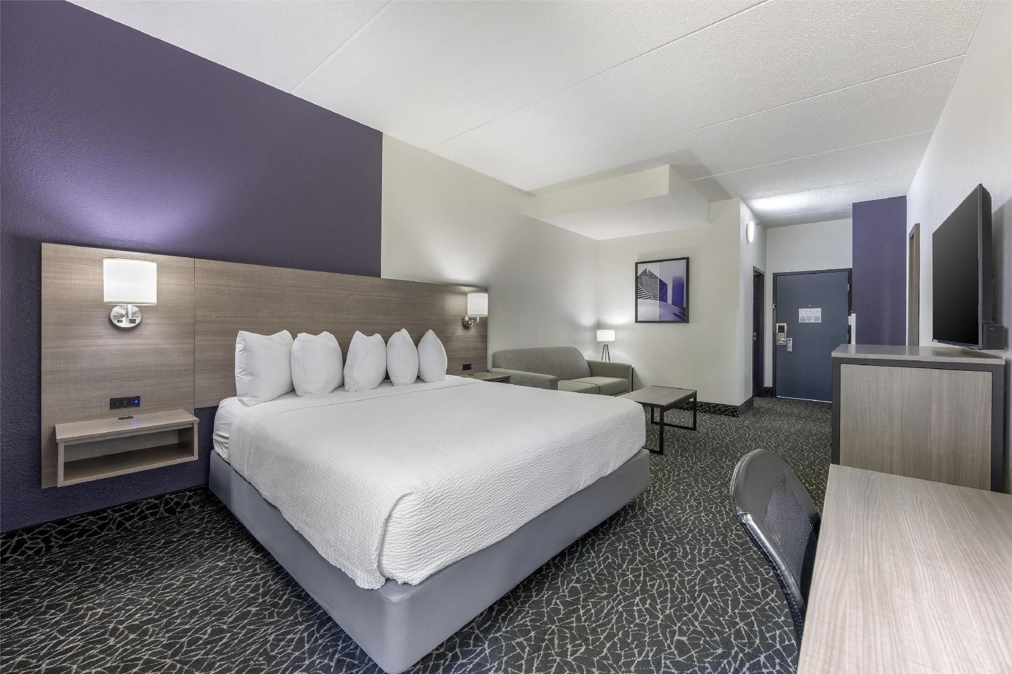 Accessibility - 1 King, Bathtub, Sofabed, Nonsmoking