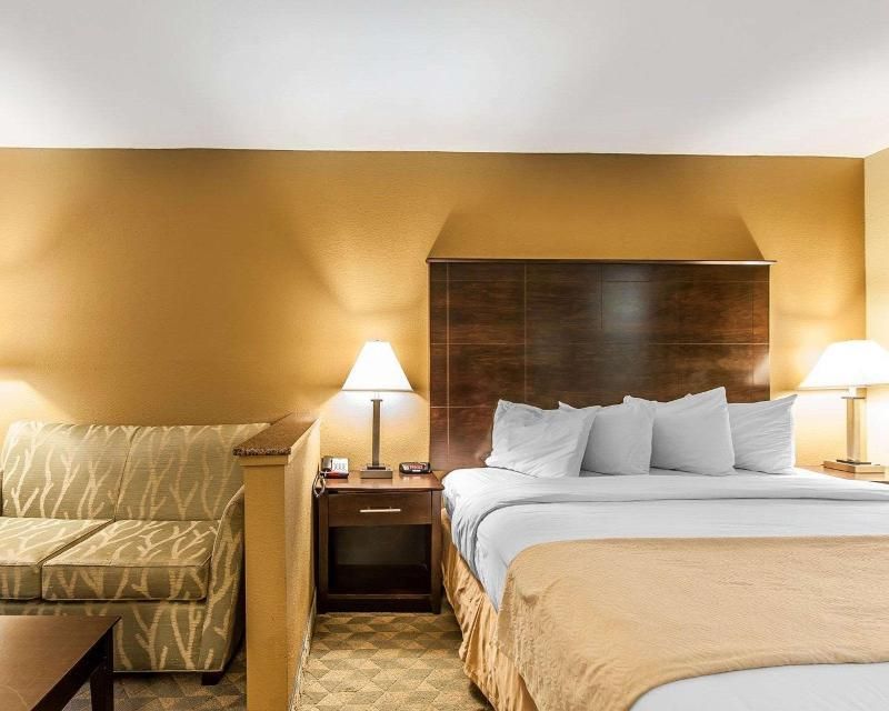 King Suite - Accessible/Non-Smoking
