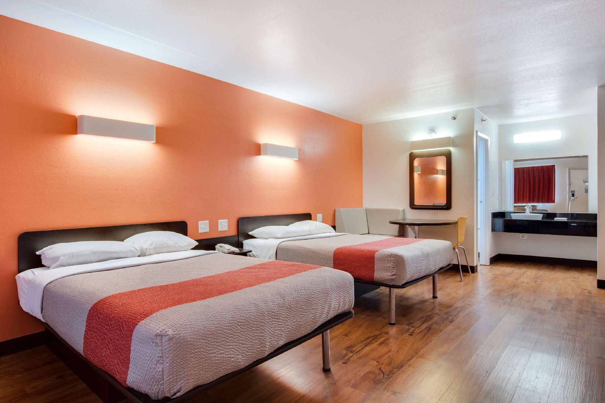 2 Full Beds | Non-Smoking