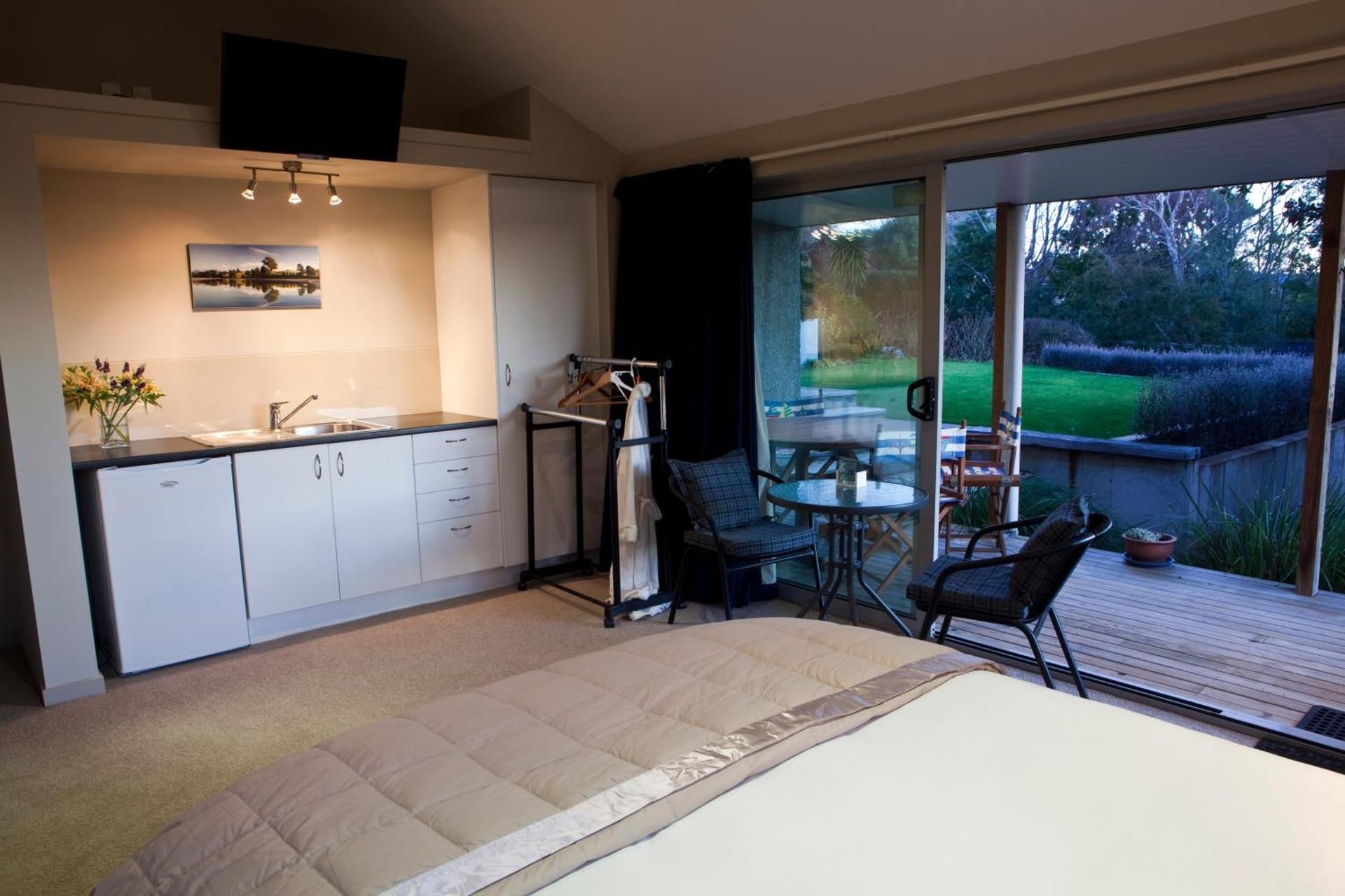 Deluxe Double or Twin Room with Mountain View
