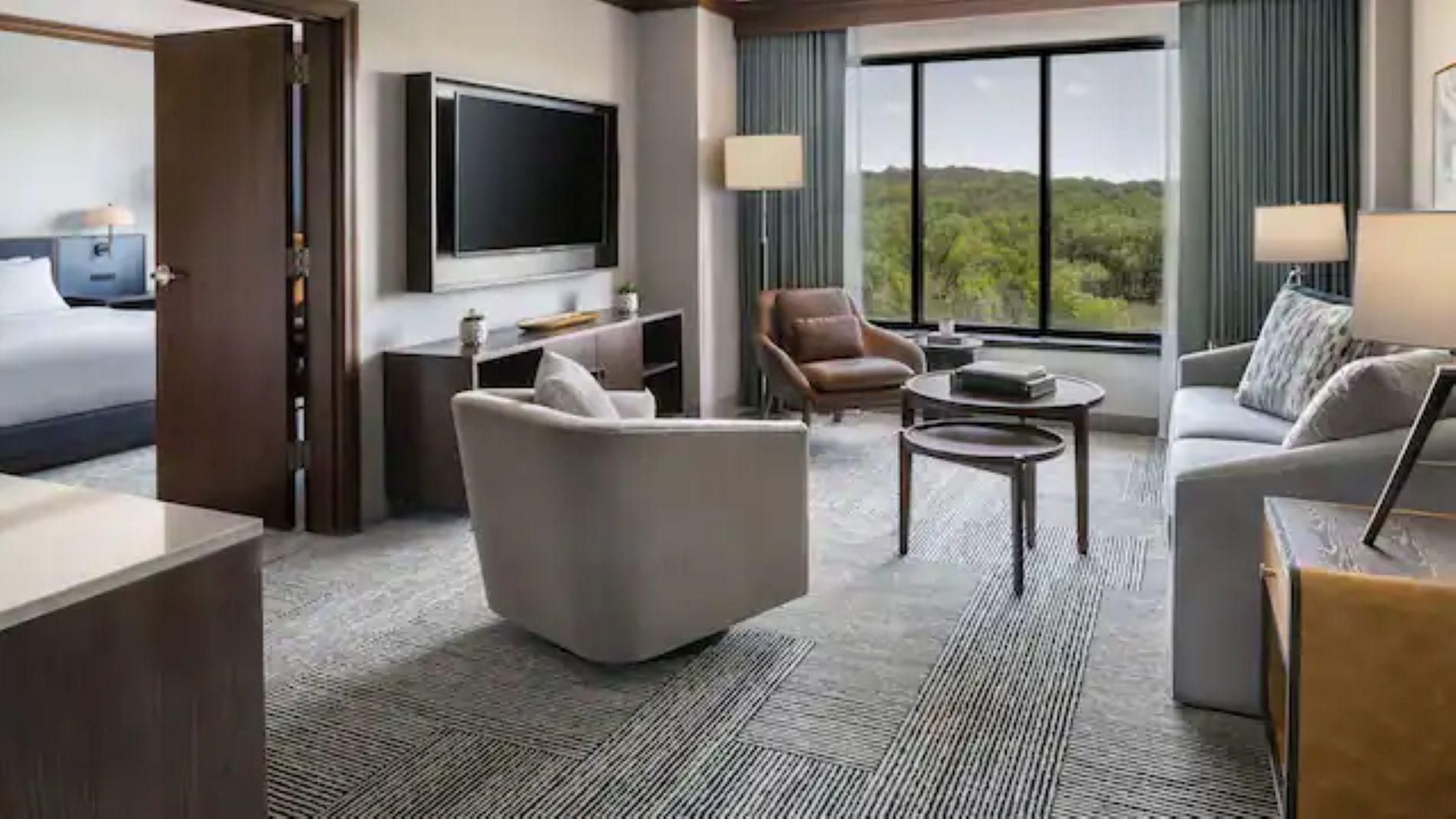 1 Bedroom Suite River View