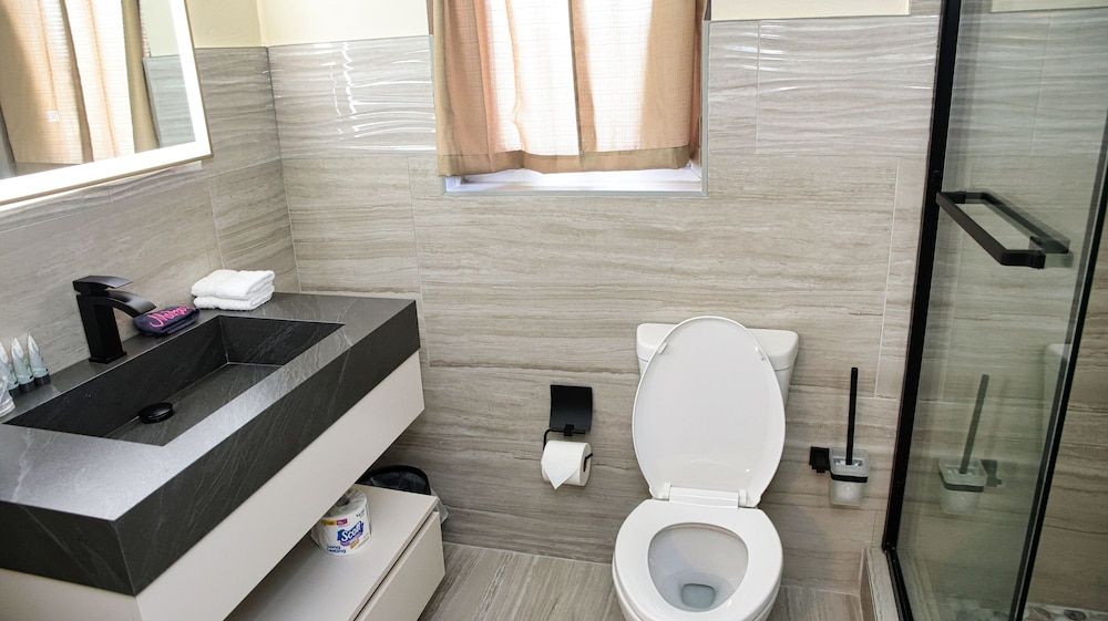 Villa Marina Suites Luxury Suite, Marina View 5