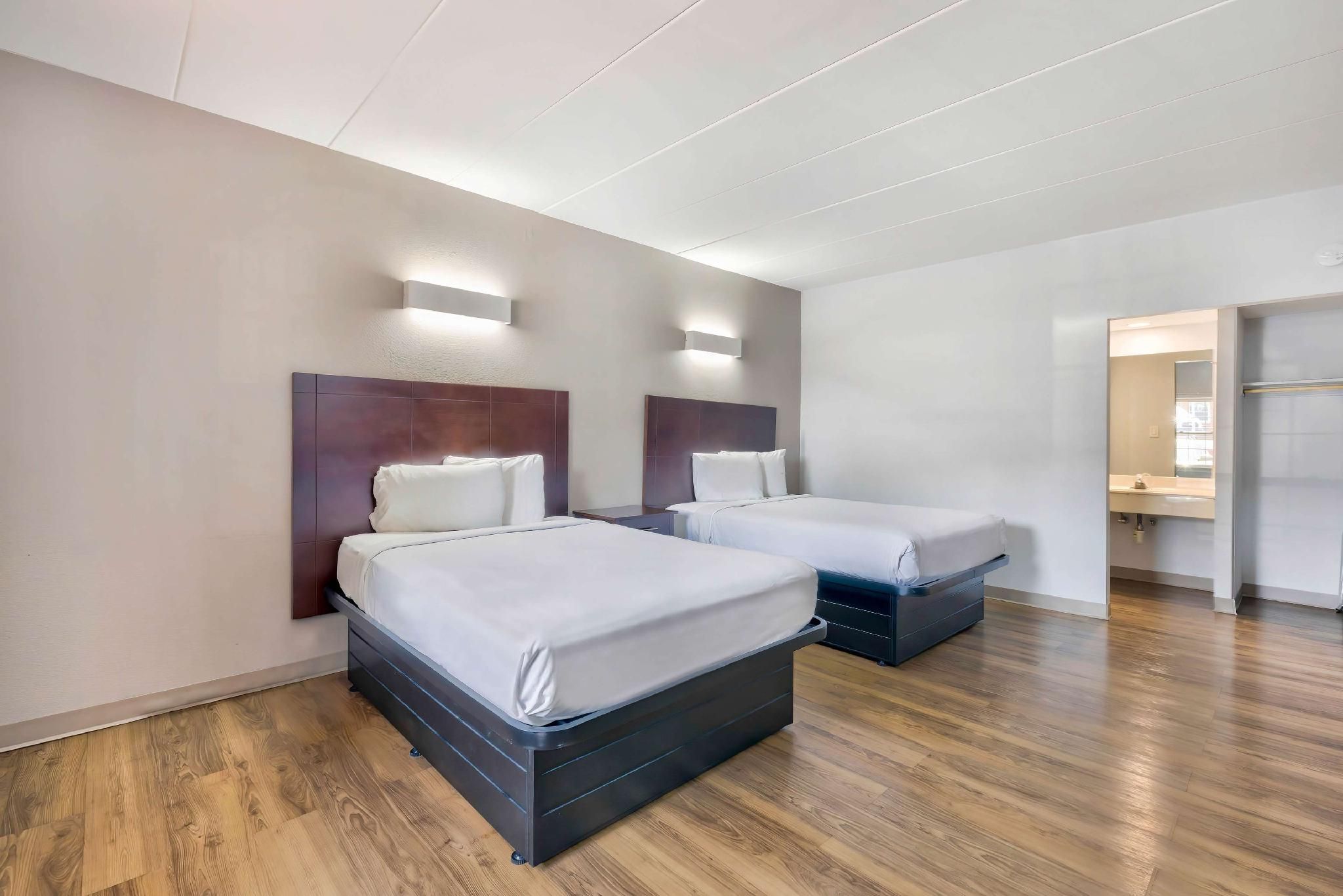 2 Full Beds | Non-Smoking, Micfridge