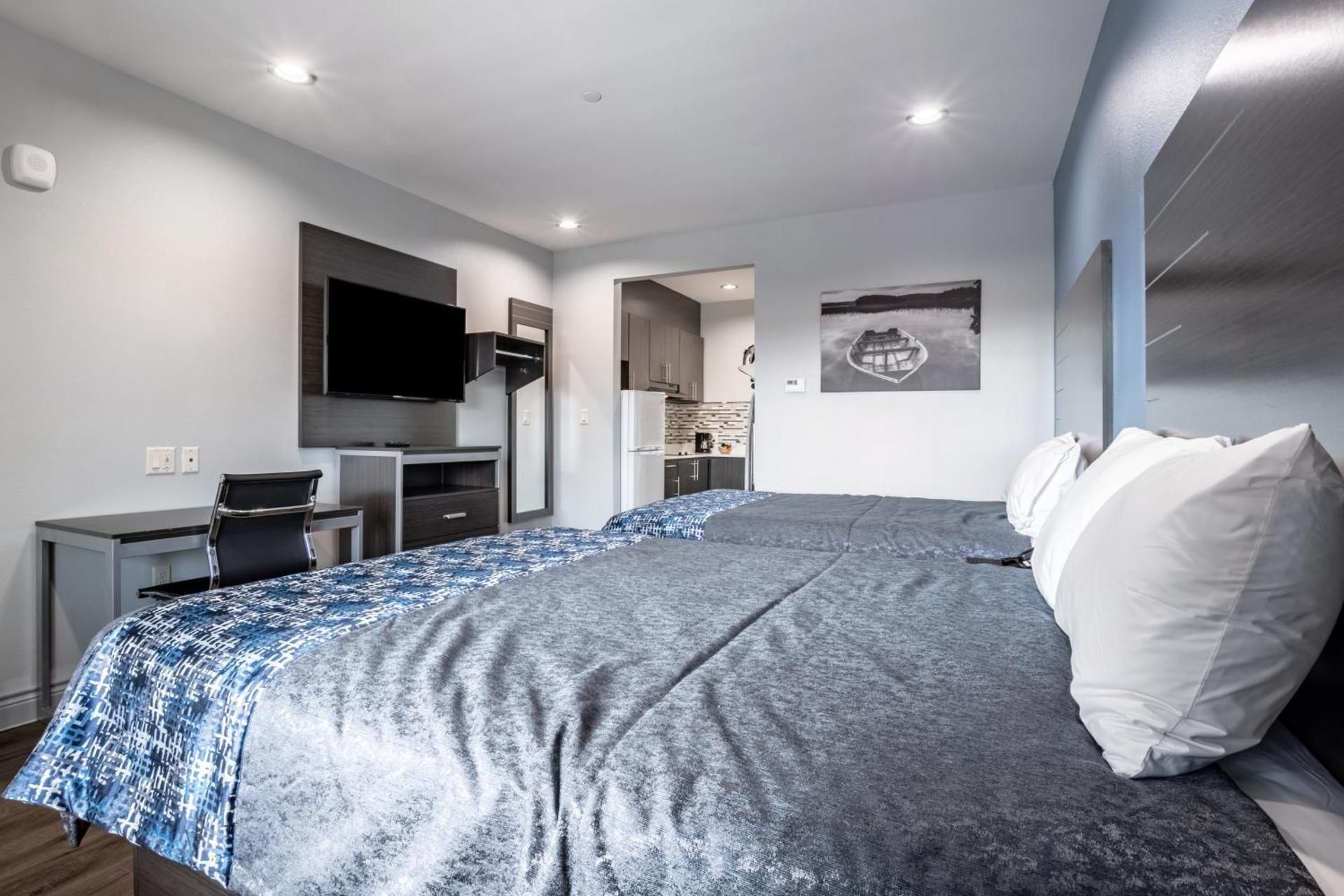 2 Queen Beds Non Smoking