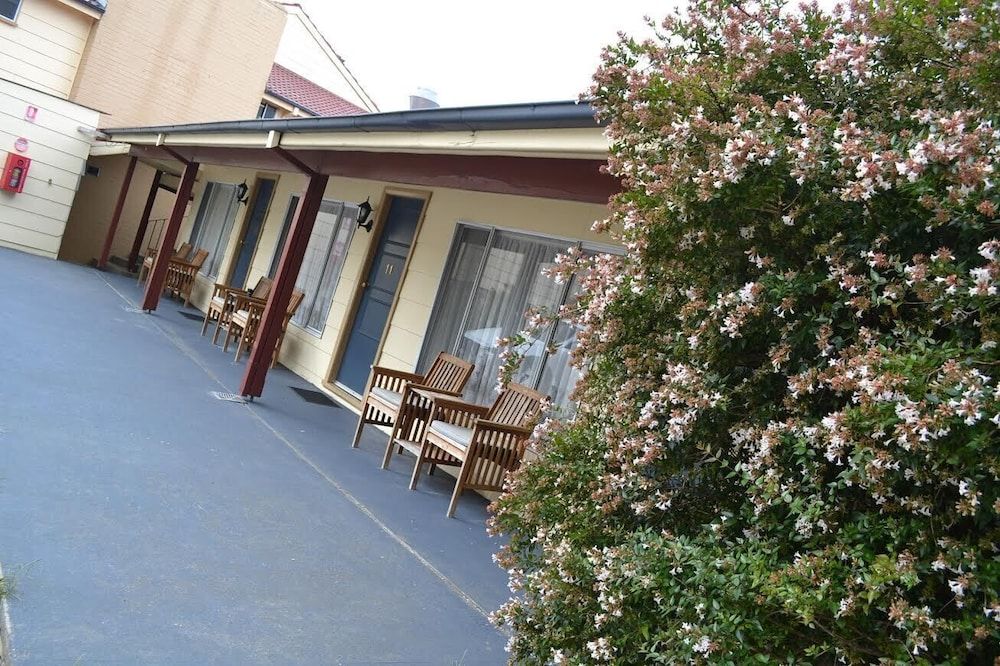 Lithgow Motor Inn Deluxe Double or Twin Room 3