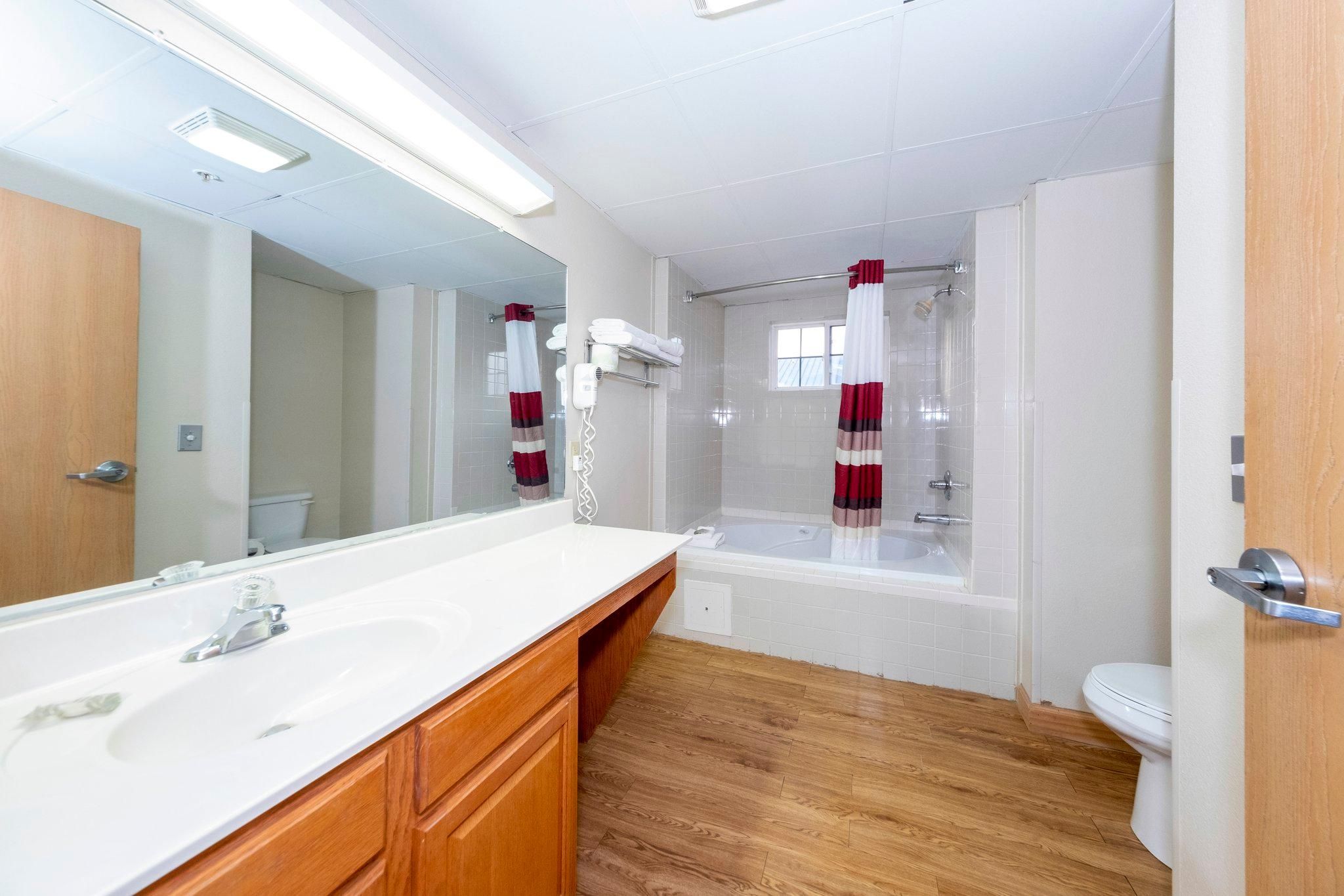 1 King Suite